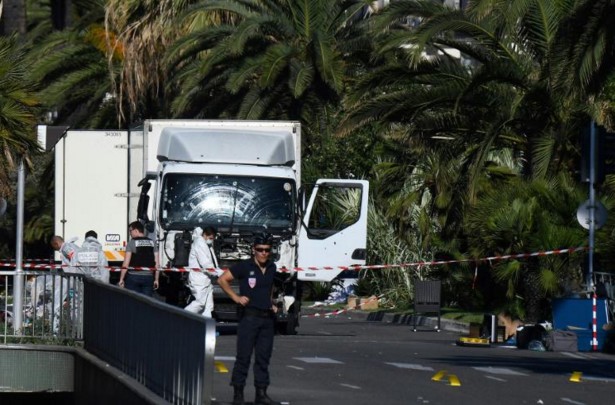 Attentat de Nice: trois suspects présentés aux juges