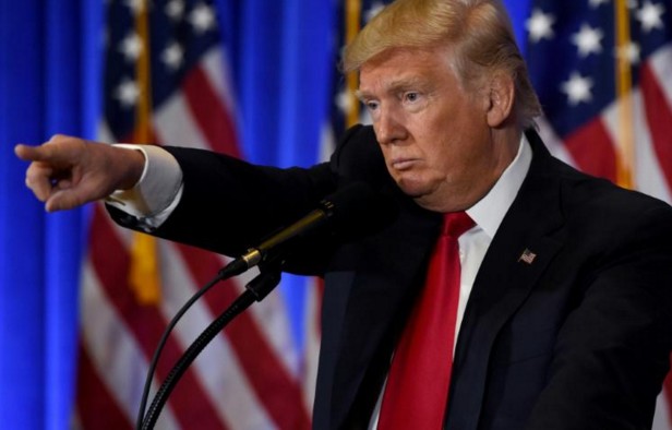 Trump dénonce de "fausses informations" le liant à Moscou