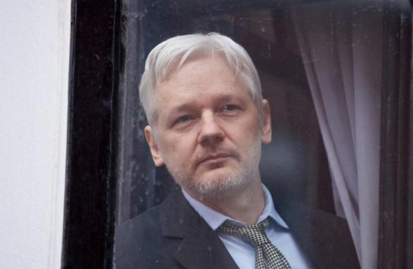 Royaume-Uni: Assange réclame sa libération