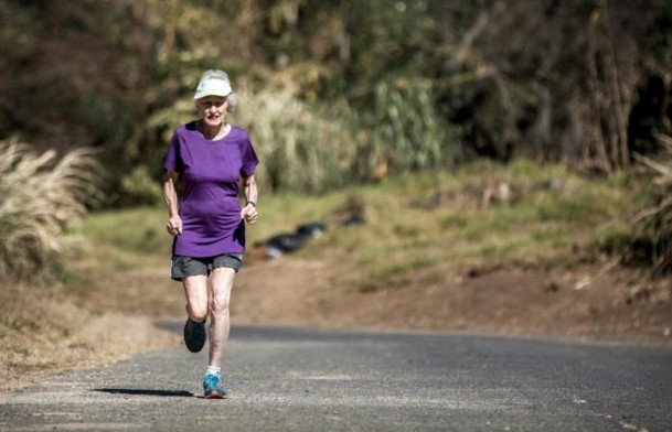En Afrique du Sud, une grand-mère marathonienne de 85 ans affole les chronos