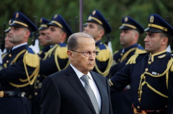 Liban: Aoun accuse l'Arabie de retenir aussi la famille Hariri