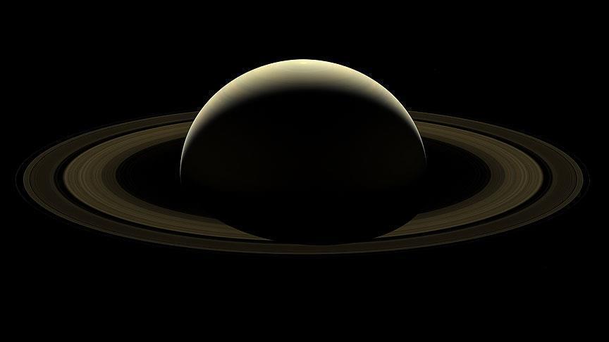 Astronomie : Nouvelles découvertes sur la lune de Saturne Astronomie : Nouvelles découvertes sur la lune de Saturne