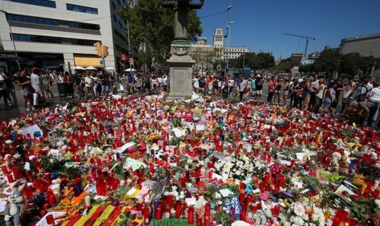 Trois interpellations en France dans l'enquête sur l'attentat de Barcelone
