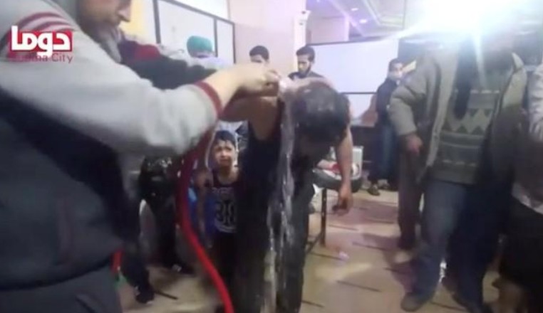 Soupçons de bombardement chimique à Douma, Trump menace