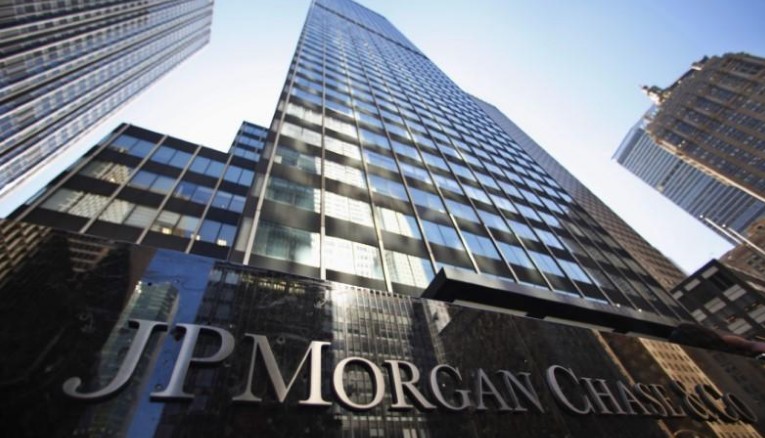 JPMorgan poursuivi pour ses frais sur l'achat de cryptomonnaies