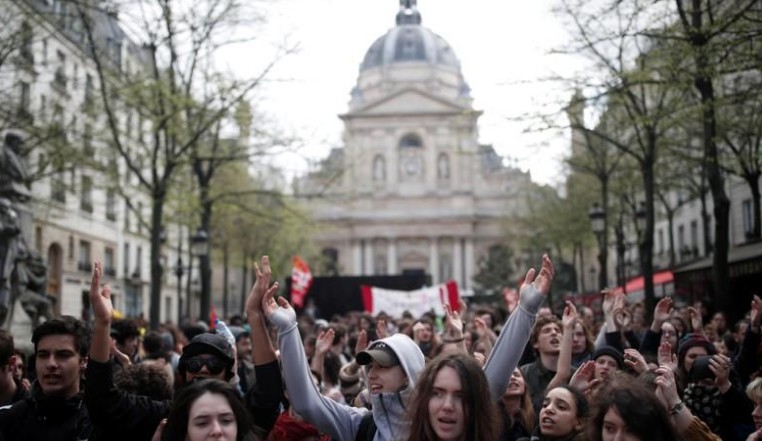 Intervention policière pour évacuer la Sorbonne