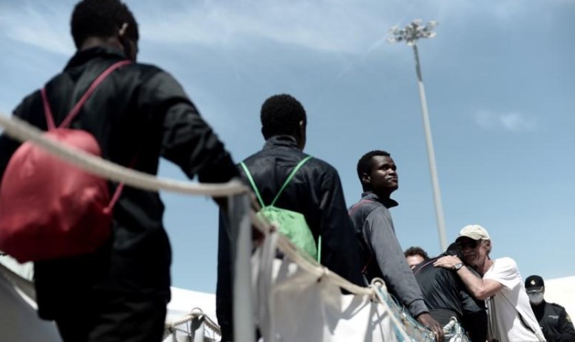 Arrivée en France de 78 réfugiés secourus par l'Aquarius