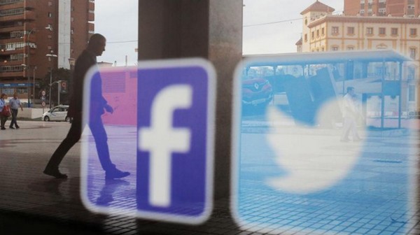 Procédures en Russie contre Facebook et Twitter