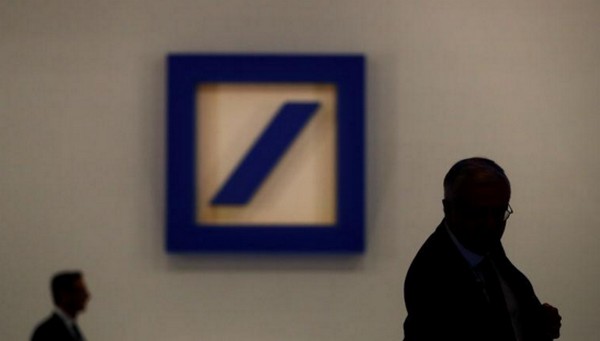 Le conseil de Deutsche Bank ne veut pas de fusion à court terme