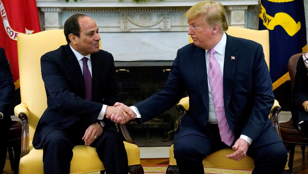 Trump loue le "très bon travail" du président Sissi en Egypte