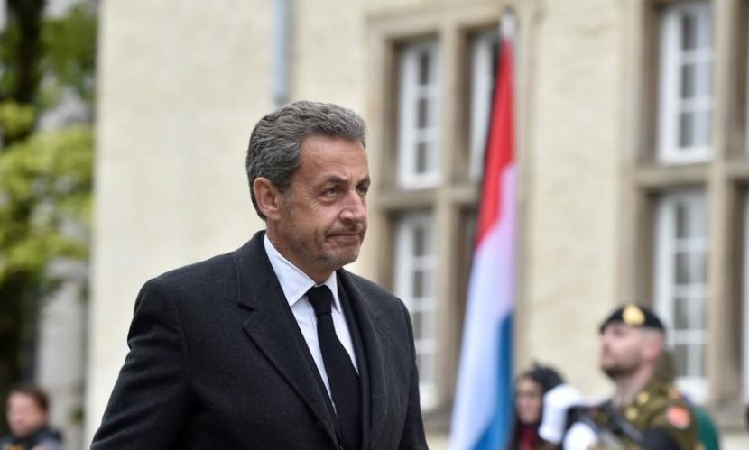 Sarkozy balaie le scénario d'un retour à LR