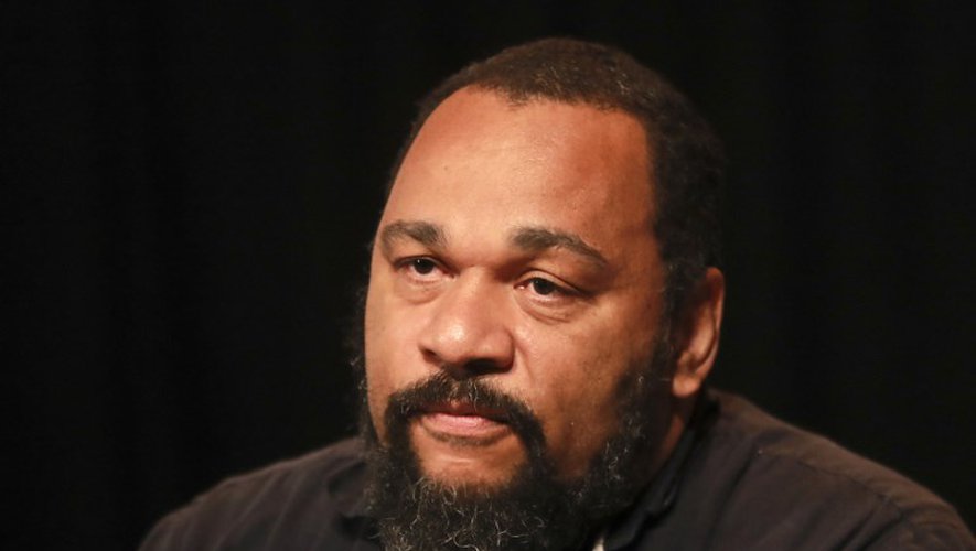 Dieudonné condamné à deux ans ferme pour fraude