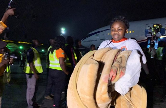 Violences xénophobes: plus de 300 Nigérians supplémentaires rapatriés d'Afrique du Sud