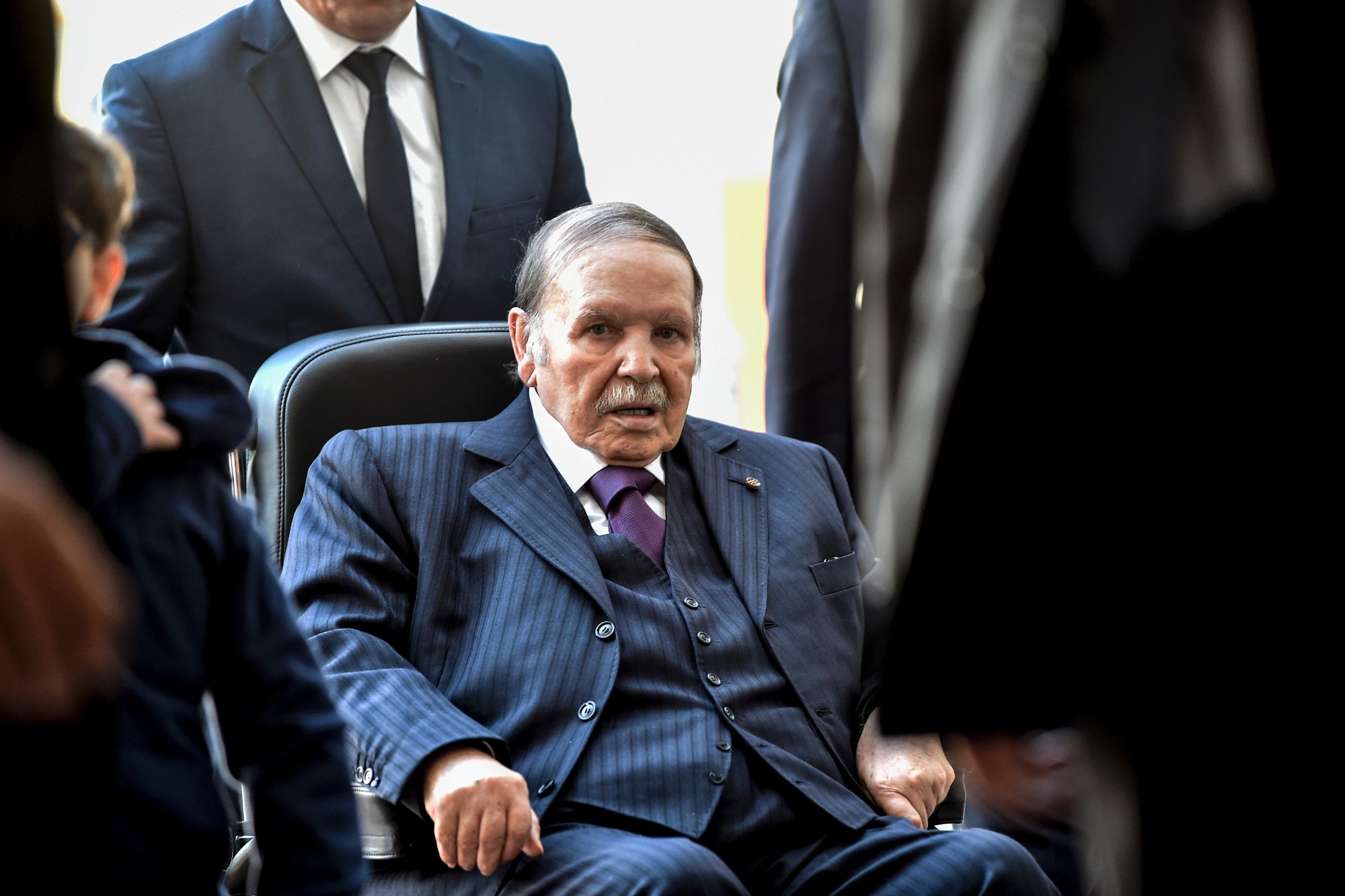 Bouteflika, président agrippé au pouvoir jusqu'à en être chassé par la rue