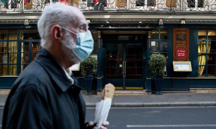 L'Académie de médecine appelle les Français à porter un masque sans attendre