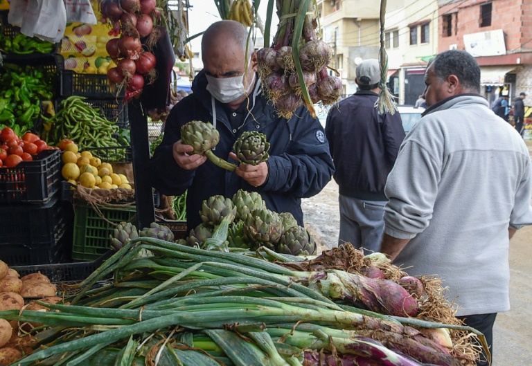 Covid-19: l'Algérie referme des commerces à cause de l'indiscipline