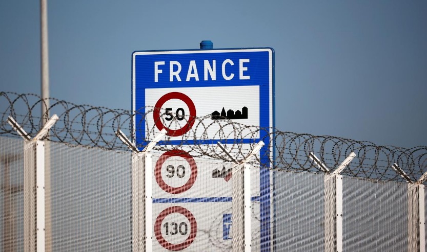 Paris prêt à des mesures de réciprocité dès que la quarantaine sera en vigueur en Grande-Bretagne, dit l'Intérieur à l'AFP
