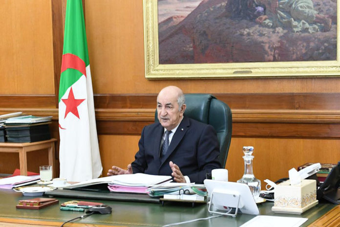 Algérie: la réforme constitutionnelle "répond aux revendications du Hirak"