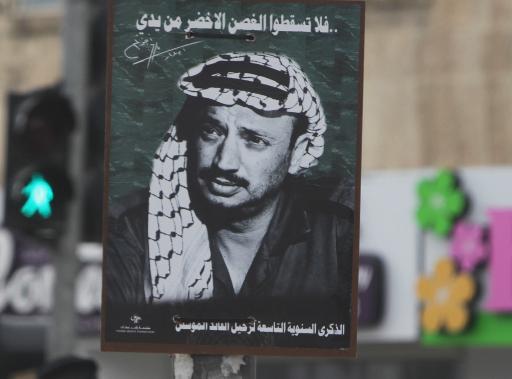 Arafat: Israël principal suspect, les Palestiniens réclament le rapport français