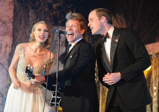 Le prince William chante avec Jon Bon Jovi et Taylor Swift