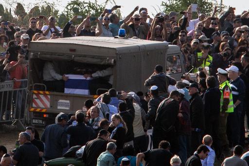 Sharon inhumé en terre d'Israël, tout près de Gaza