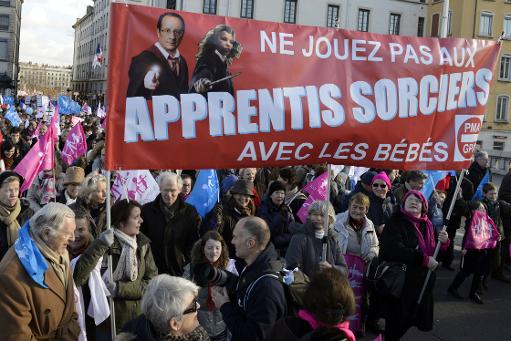 Le gouvernement ne présentera pas de projet de loi sur la famille cette année