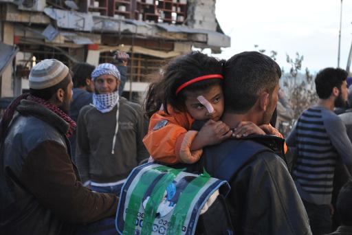 Syrie: reprise des opérations d'aide et d'évacuation des civils à Homs