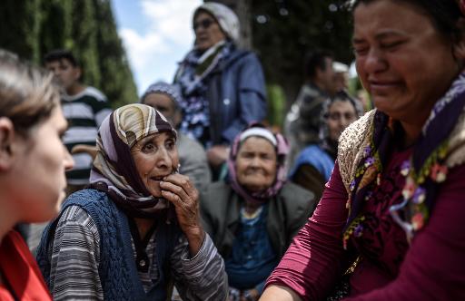 Turquie: "Un maximum de 18 mineurs coincés dans la mine"