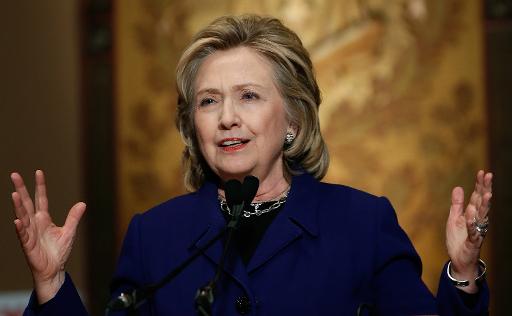 Hillary Clinton part en tournée promotionnelle... électorale