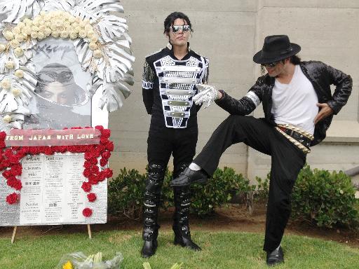 Etats-Unis: cinq ans après sa mort, le mausolée de Michael Jackson fleuri
