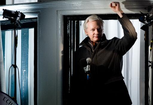 Assange invité à jouer les mannequins par le fils de Vivienne Westwood