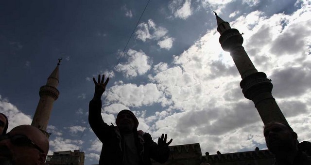 Egypte: puni car il aurait introduit Facebook dans un appel à la prière
