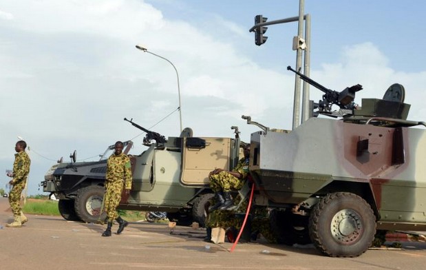 Burkina : le putschiste Diendéré s'installe au pouvoir, le président de transition libéré