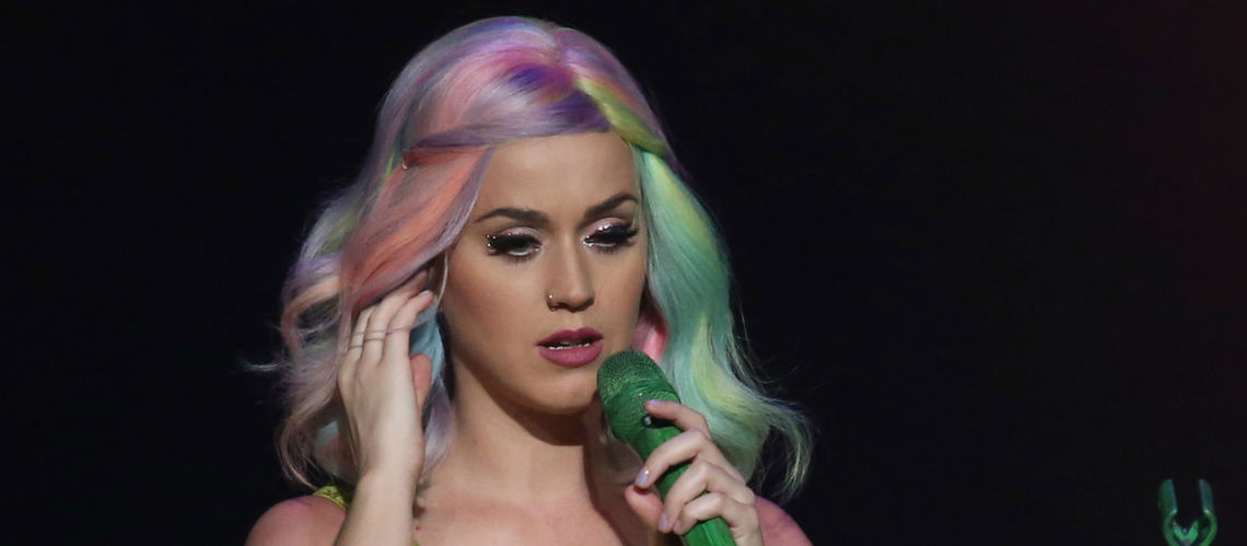 Katy Perry victime d’une fan débor­dante d’amour