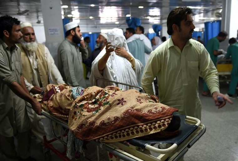 Un séisme fait 52 morts au Pakistan et 18 morts, dont 12 écolières, en Afghanistan