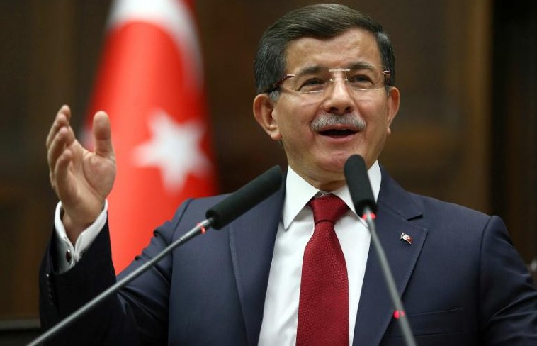 Ankara peut "si nécessaire" prendre des "sanctions" contre Moscou, avertit Davutoglu