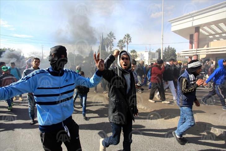 Tunisie - Malgré un couvre-feu, la colère des jeunes de Kasserine gronde encore