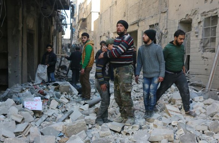 Syrie: des milliers de civils fuient Alep vers la Turquie
