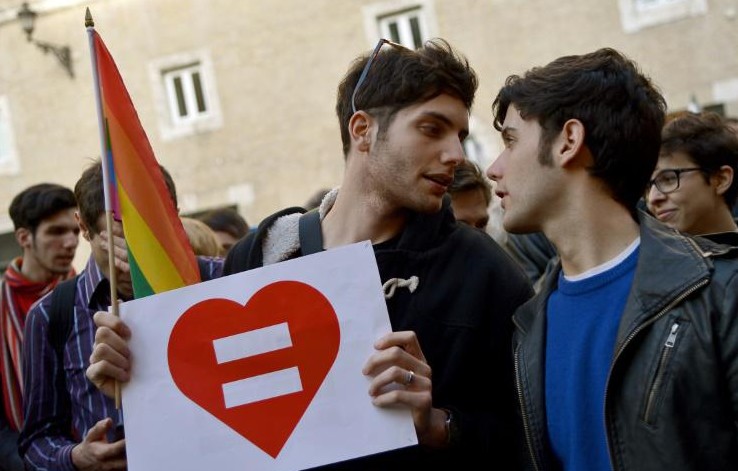 Italie: vote de confiance dans la soirée au Sénat sur les unions homosexuelles