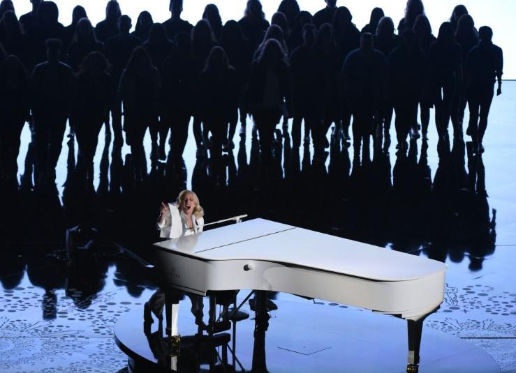 Depuis son viol, Lady Gaga "souffre en permanence"