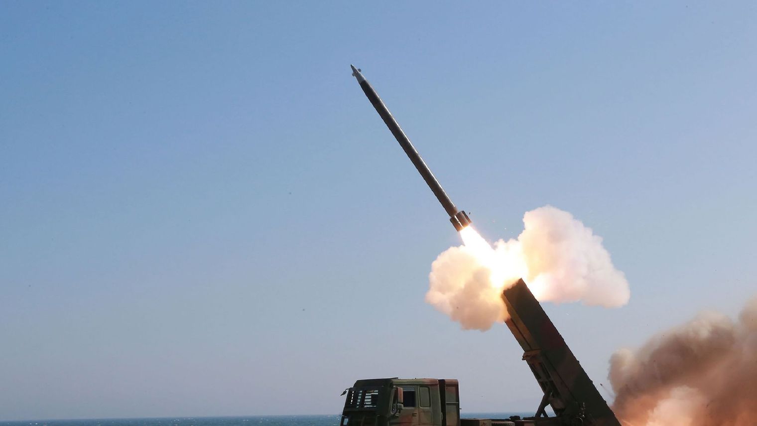 Pyongyang a tiré un nouveau missile et brouille les GPS du Sud, selon Séoul