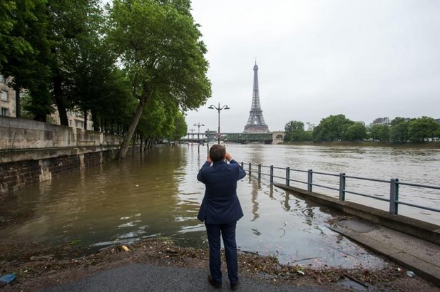 Inondations: la crue de la Seine devrait atteindre 6 mètres à Paris