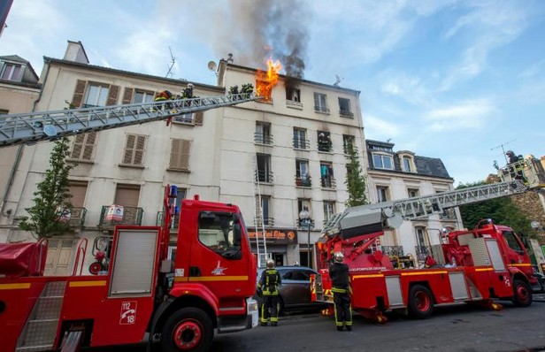 Incendie à Saint-Denis: cinq morts dont peut-être une mère et ses enfants
