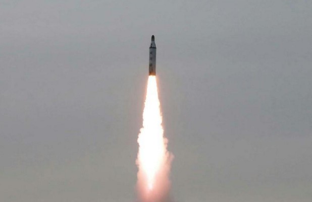 La Corée du Nord teste un missile lancé par sous-marin, affirme Séoul