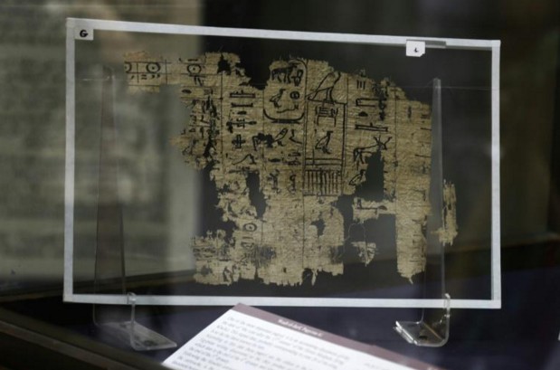 Le plus vieux texte écrit sur du papyrus exposé en Egypte