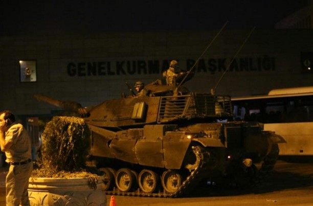 Tentative de putsch en Turquie: 1.563 militaires arrêtés