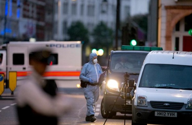 Attaque au couteau à Londres: une femme tuée, la piste terroriste pas exclue