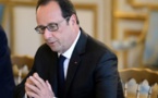 Lâché par Macron, Hollande appelle le gouvernement à jouer "collectif"