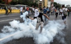 L'opposition poursuit ses défilés au Venezuela, plongé dans la violence