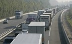 Transport routier: 40.000 emplois supprimés cette année, selon la FNTR